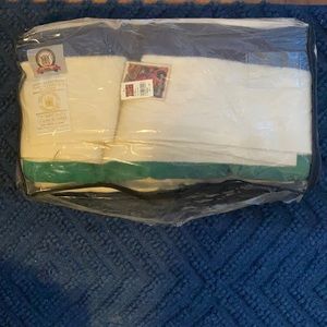 Hudson's Bay Point Blanket, 108 X 100, 100% Wool